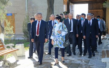 Министр обороны России прилетел в Узбекистан для переговоров с узбекской стороной