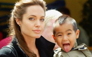 Друг семьи рассказал новые подробности скандального усыновления сына Анджелины Джоли