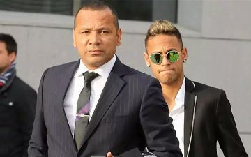 Один из боссов «ПСЖ» перевёл отцу Неймара € 20 млн, чтобы бразилец остался в клубе 