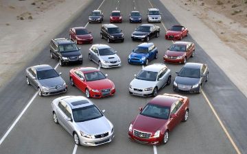 Девять крупнейших автопроизводителей остановили поставку автомобилей в Россию