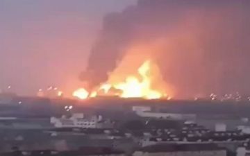 На нефтехимическом заводе в Шанхае произошел пожар — видео