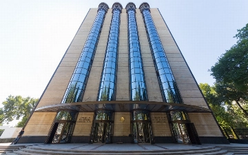 Центробанк отозвал лицензии у Turkistonbank и Hi-Tech Bank