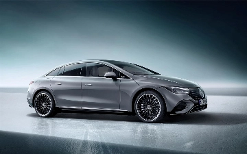 Mercedes-Benz снизил цены на электромобили на $33 000