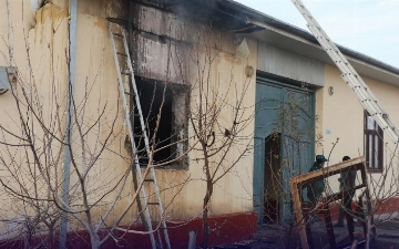 В Андижане сгорел жилой дом, есть погибший 