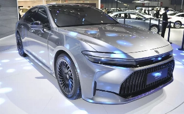 Toyota презентовала роскошный заднеприводный седан Crown