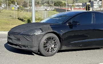 Tesla тестирует обновленную Model 3