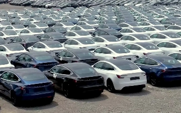 В Китае заметили сотни собранных обновленных Tesla Model 3