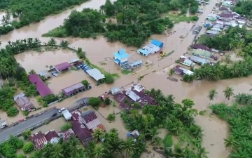 В Индонезии почти 20 человек стали жертвами наводнения