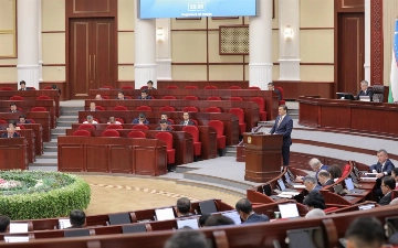 Светофор — йўлчироқ, пароль — ўрон: в Узбекистане хотят заменить некоторые термины
