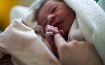 Узбекский гинеколог рассказала, можно ли кормить ребенка грудью во время беременности