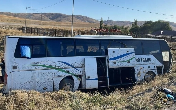 Ехавший из Узбекистана автобус вылетел с дороги в Казахстане: пострадали 12 человек