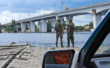 Ukraina harbiylari Xersonda joylashgan Antonov ko'prigiga raketa zarbalari uyushtirdi