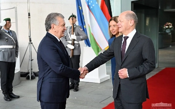 Мирзиёев пригласил Шольца посетить Узбекистан