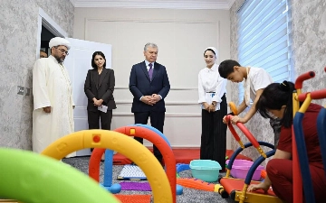 Shavkat Mirziyoyev Namanganda “Firdavs” kunduzgi parvarish markazini borib ko‘rdi