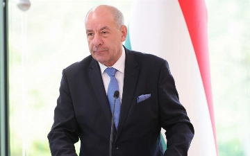 В Венгрии изменят Конституцию, чтобы отстранить от власти президента Тамаша Шуйока