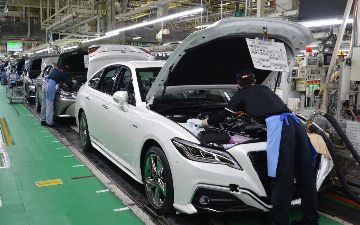 Toyota сокращает объем производства по всему миру