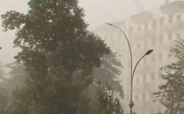 На Ферганскую долину обрушился пыльный ветер: граждан призвали не выходить на улицу (видео)