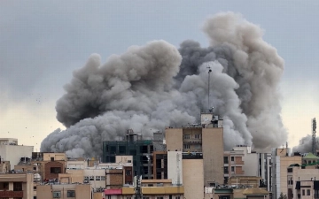 Армия Израиля начала одновременно наносить удары по Тегерану и Бейруту