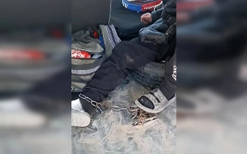 В Самарканде в машине бывшего сотрудника УВД обнаружили 13-летнего мальчика в цепях