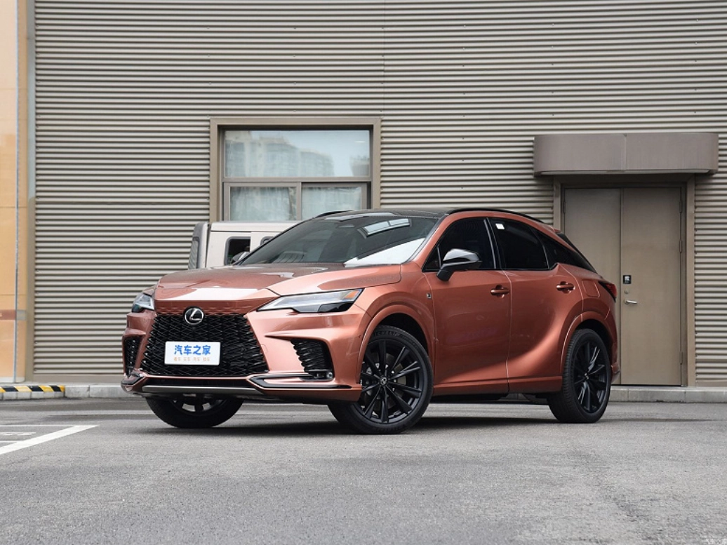 Фото: Lexus