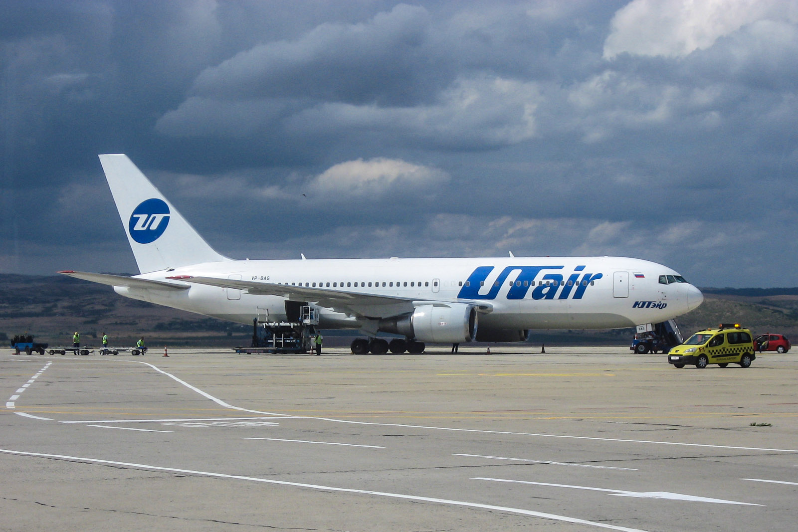 Авиакомпания UTair готовится к закрытию представительства в Узбекистане