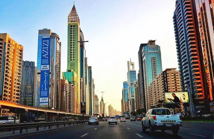 В Дубае построили самую высокую в мире гостиницу (фото)