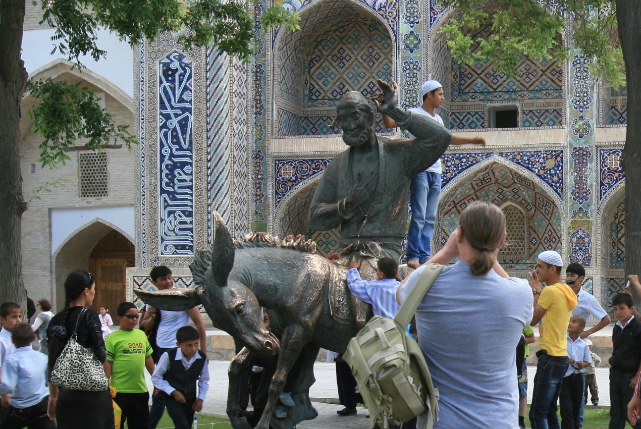 Узбекистан выпустит туристические SIM-карты