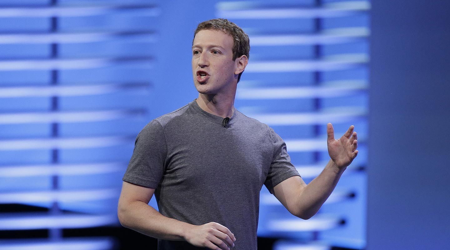 Сотрудники Facebook жалуются, что Цукерберг следит за ними 